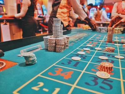 An image showcasing a computer screen displaying a reputable online gambling platform's homepage, featuring vibrant graphics, user-friendly interface, and responsible gambling reminders, representing the introduction to online gambling in Hong Kong